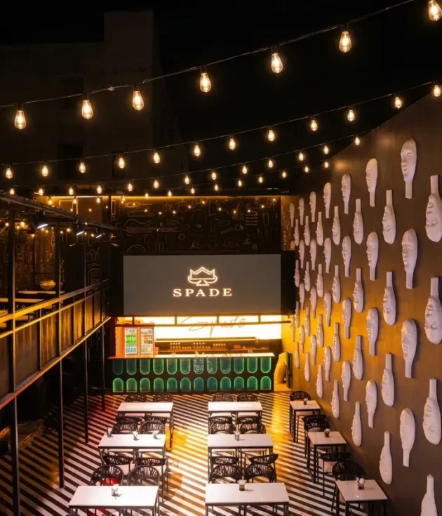 Spade Club and Kitchen